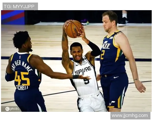 快船与马刺常规赛激战回顾球员表现与战术分析全景解读