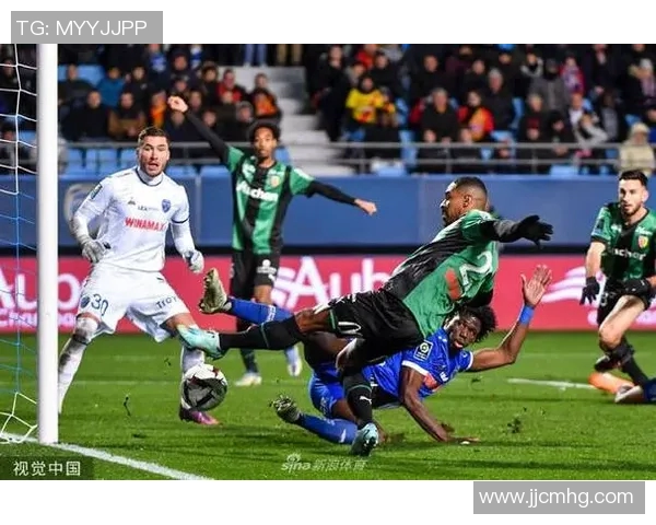 特鲁瓦与布雷斯特激战正酣谁能在法甲赛场上笑到最后