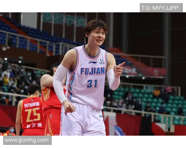 王哲林带领中国男篮迎战国际强队展现实力与决心 王哲林带领中国男篮迎战国际强队展现实力与决心