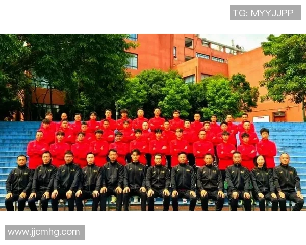 重庆足球队在城市联赛中的实力分析与表现评估 重庆足球队在城市联赛中的实力分析与表现评估