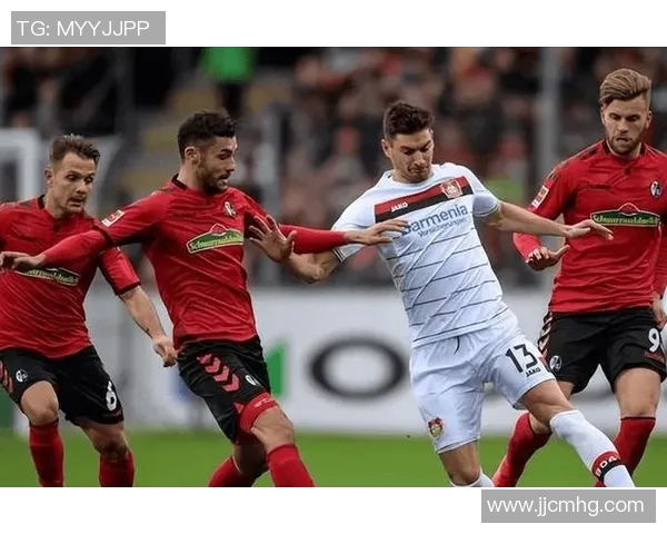 马迪堡与海登的激烈对决揭示了足球战术的深刻内涵与球队实力的较量 马迪堡与海登的激烈对决揭示了足球战术的深刻内涵与球队实力的较量