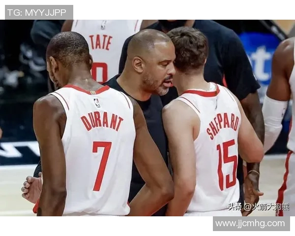 10月24日爵士队与火箭队激战正酣谁将赢得这场精彩对决 10月24日爵士队与火箭队激战正酣谁将赢得这场精彩对决