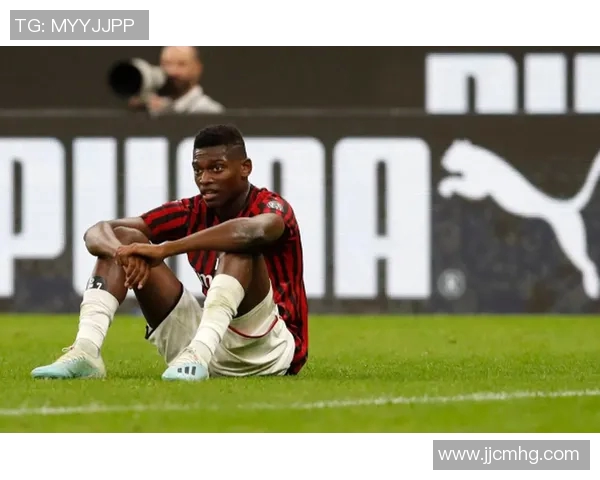 AC米兰与曼联实时对决精彩瞬间全程回顾与分析 AC米兰与曼联实时对决精彩瞬间全程回顾与分析