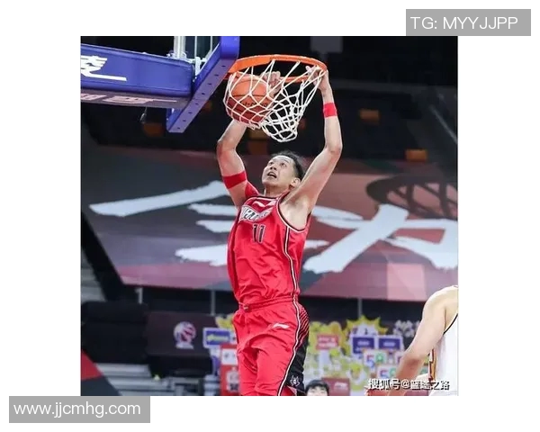 李慕豪的篮球之路：从青年才俊到职业赛场的奋斗与荣耀